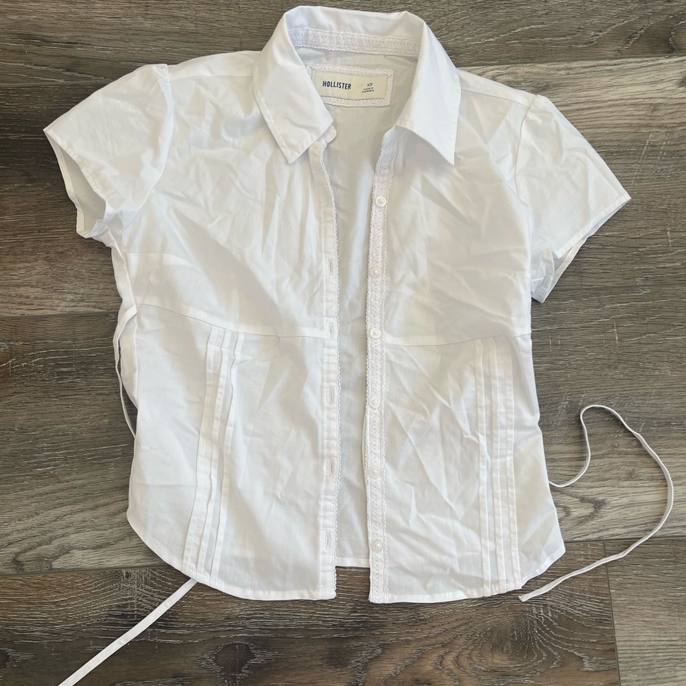 Hollister White Short Sleeve Button-Front Blouse like new size XS